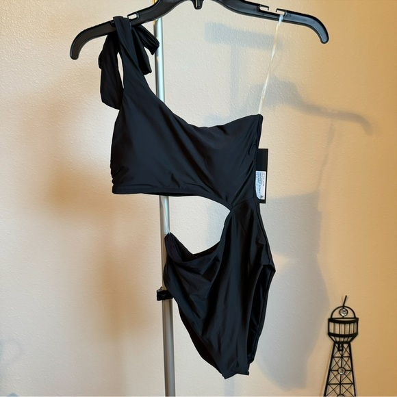 NWT Gianni Bini One Piece Cutaway Black Swimsuit Sz XS - Picture 1 of 6